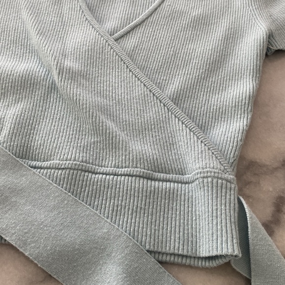 Aritzia "Little Moon" Top - Picture 3 of 3